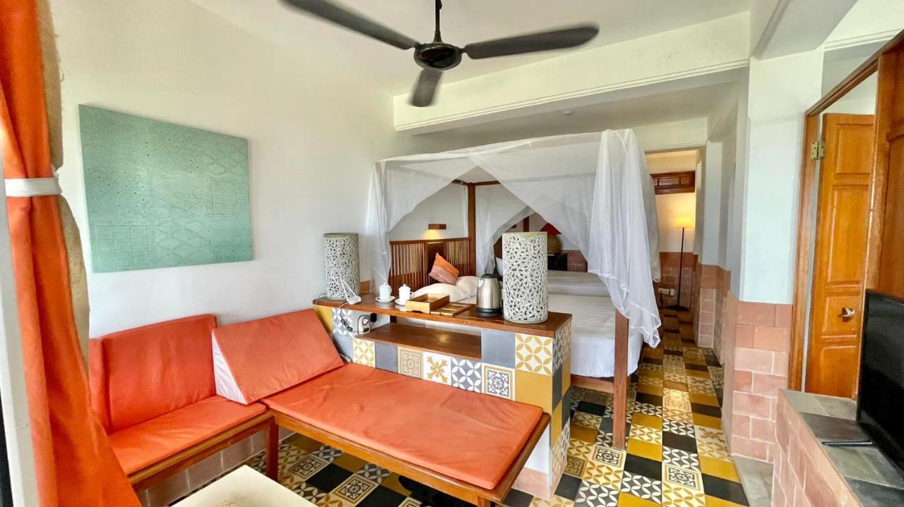 Villa Louise Hue Beach Boutique Hotel Екстериор снимка