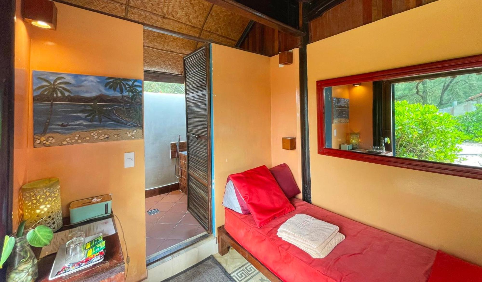 Villa Louise Hue Beach Boutique Hotel Стая снимка