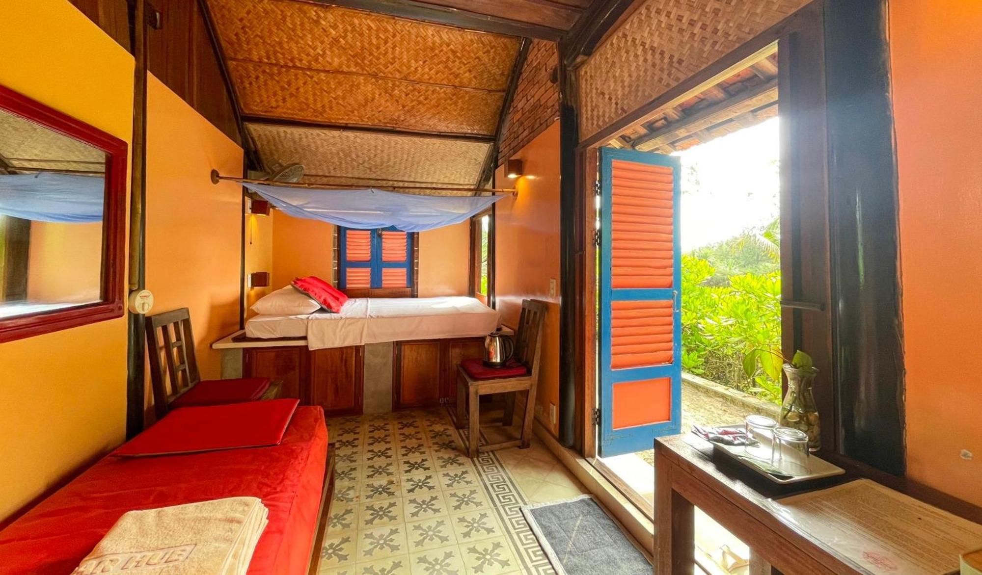 Villa Louise Hue Beach Boutique Hotel Стая снимка
